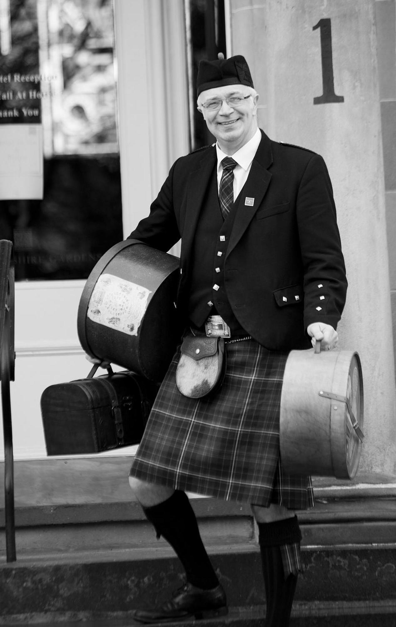 One Devonshire Gardens A Hotel Du Vin Glasgow Exterior foto A Scottish man wearing a kilt